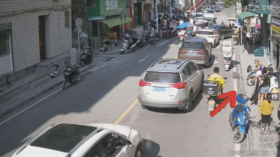 175951dk469chrcqv4x4ks.gif