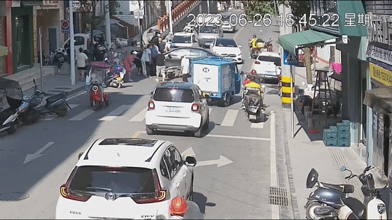 175952le1p64yp16ucjuue.gif